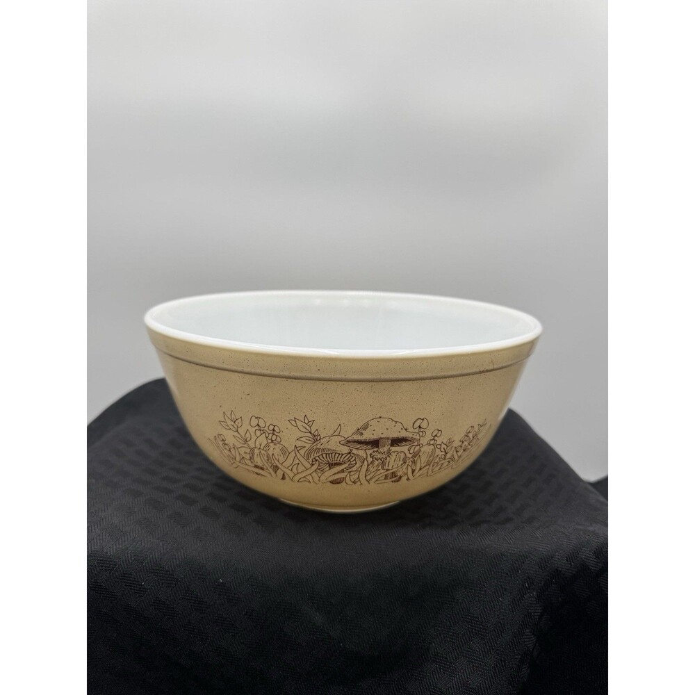 Mushroom 403 Pyrex Bowl